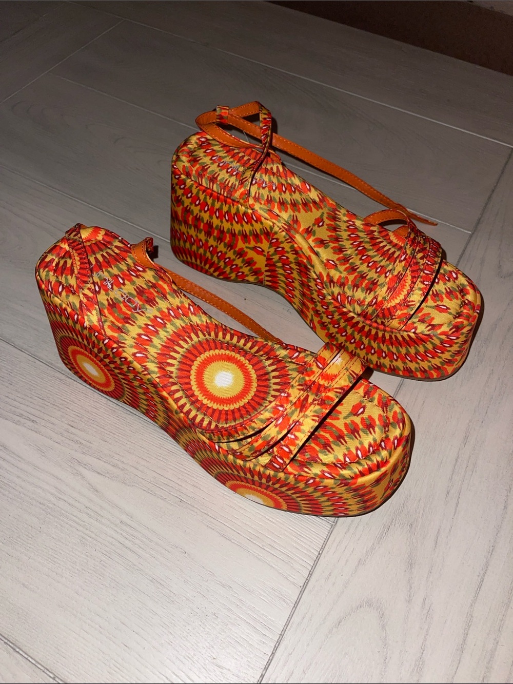 Unload Sunburst Orange Pattern Platform Sandals with Ankle Strap